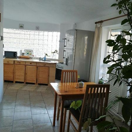 Moss'S Economy Apartment ทิมิชัวรา ภายนอก รูปภาพ