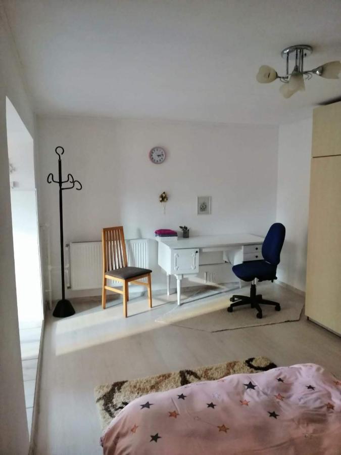 Moss'S Economy Apartment ทิมิชัวรา ภายนอก รูปภาพ